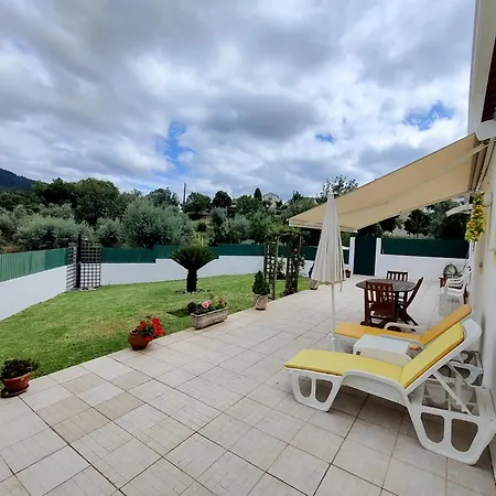 A Casinha Ferienhaus Cerejeiras